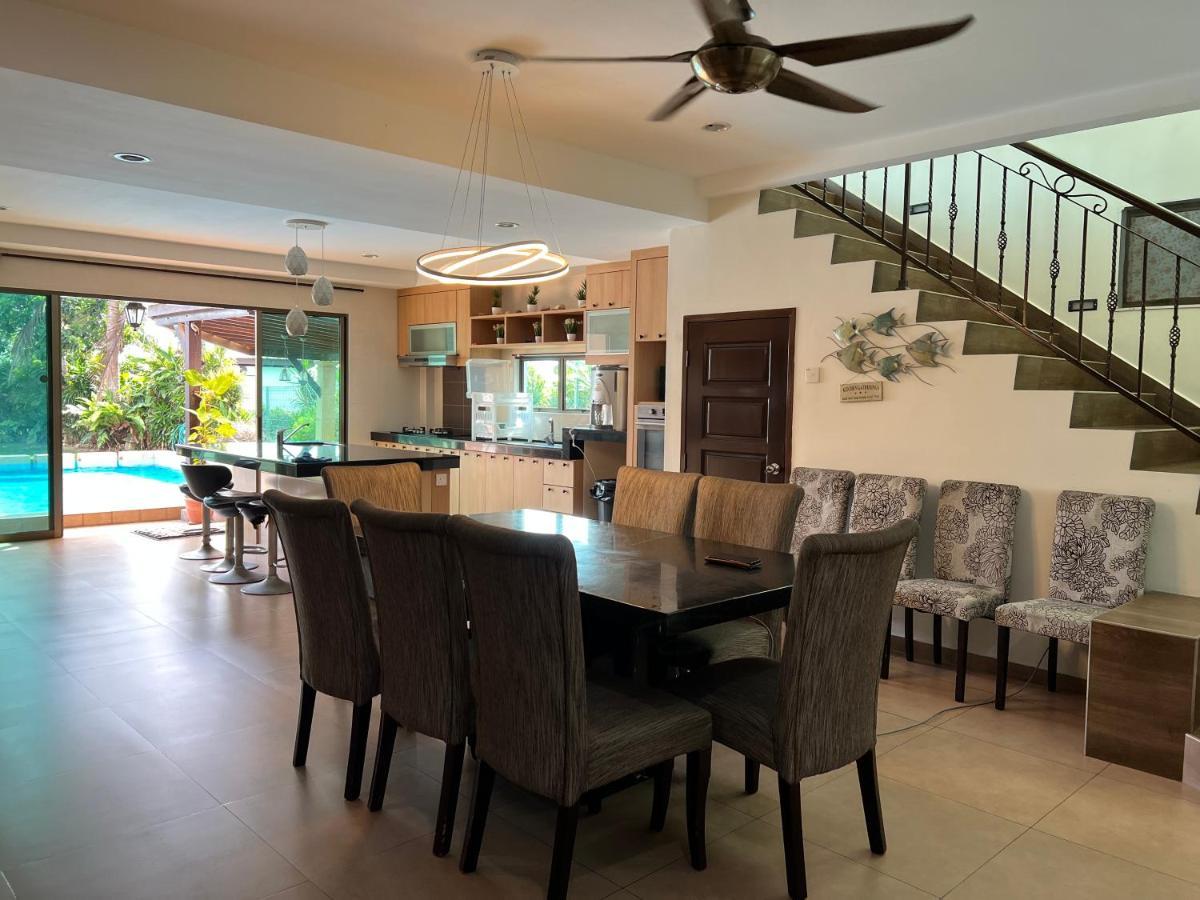 Villa Melaka Beachfront Villa With Pool Malacca