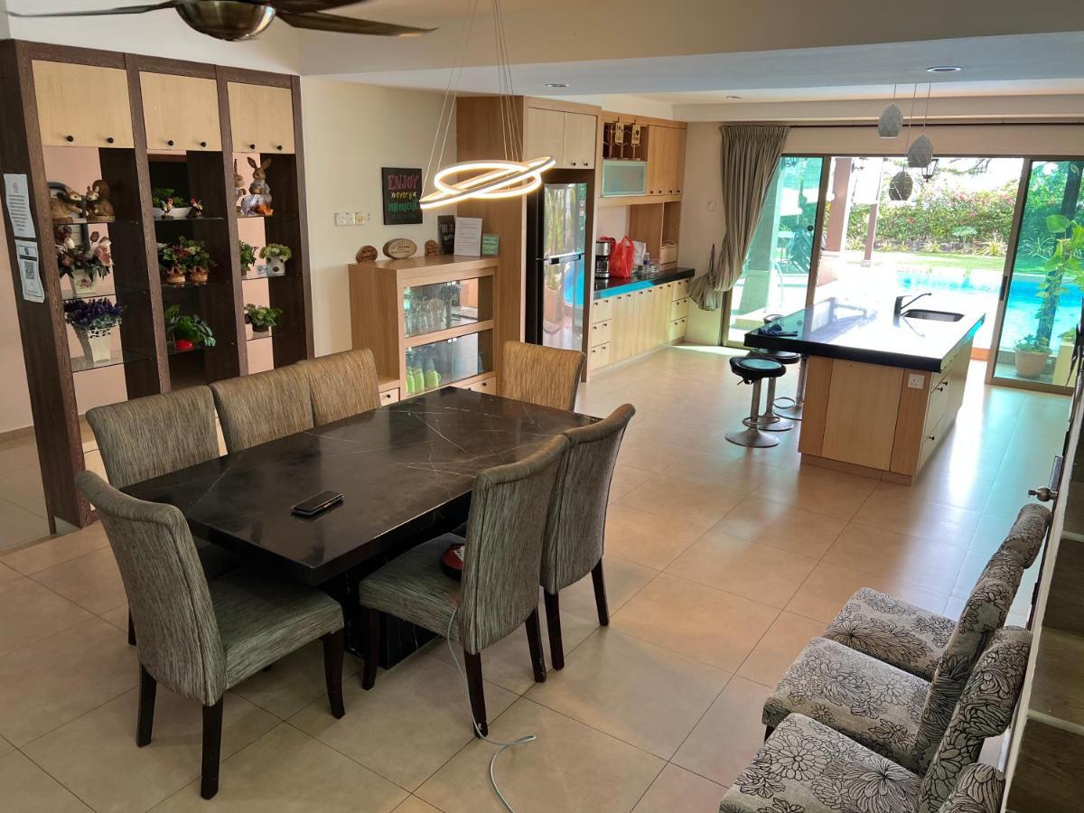 Melaka Beachfront Villa With Pool * Malacca