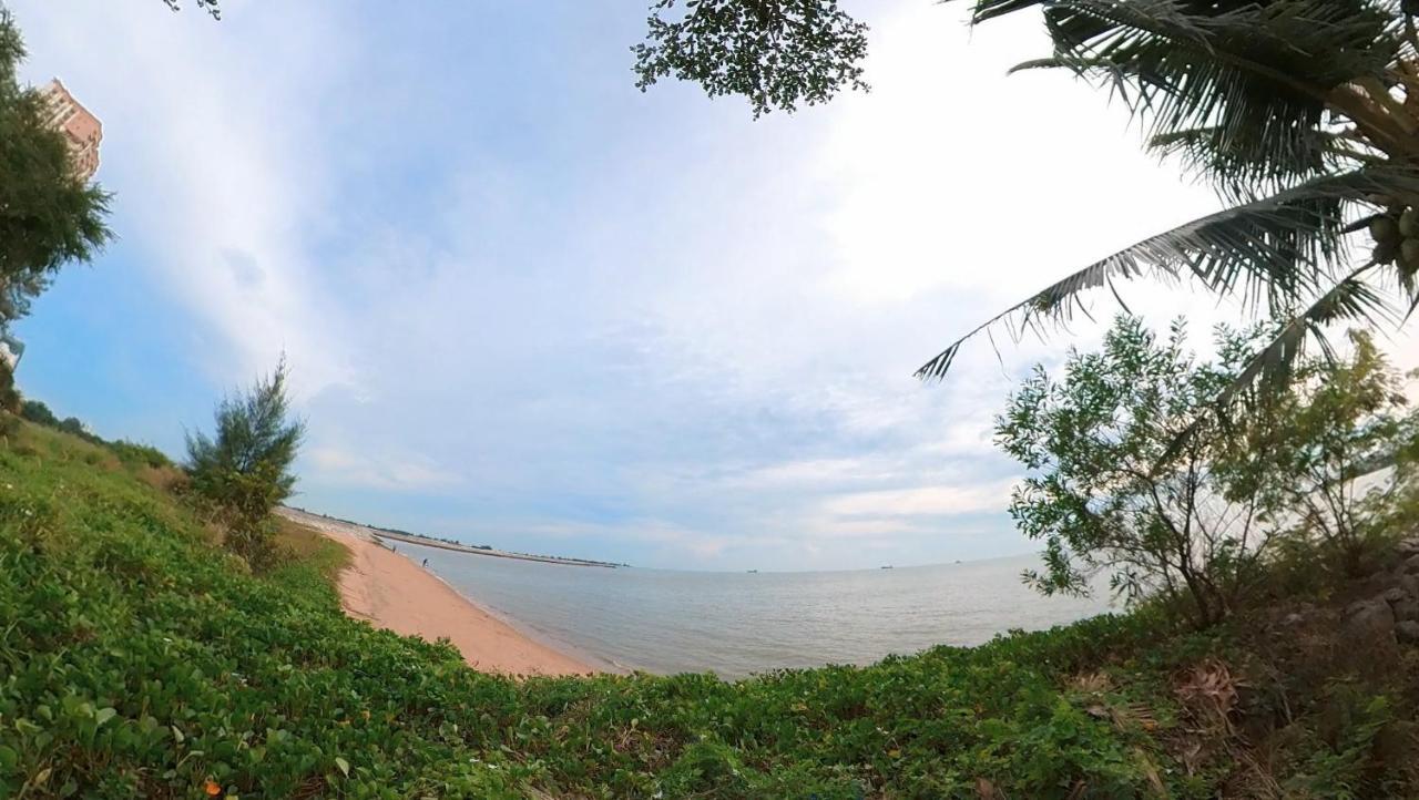 Melaka Beachfront Villa With Pool Malacca