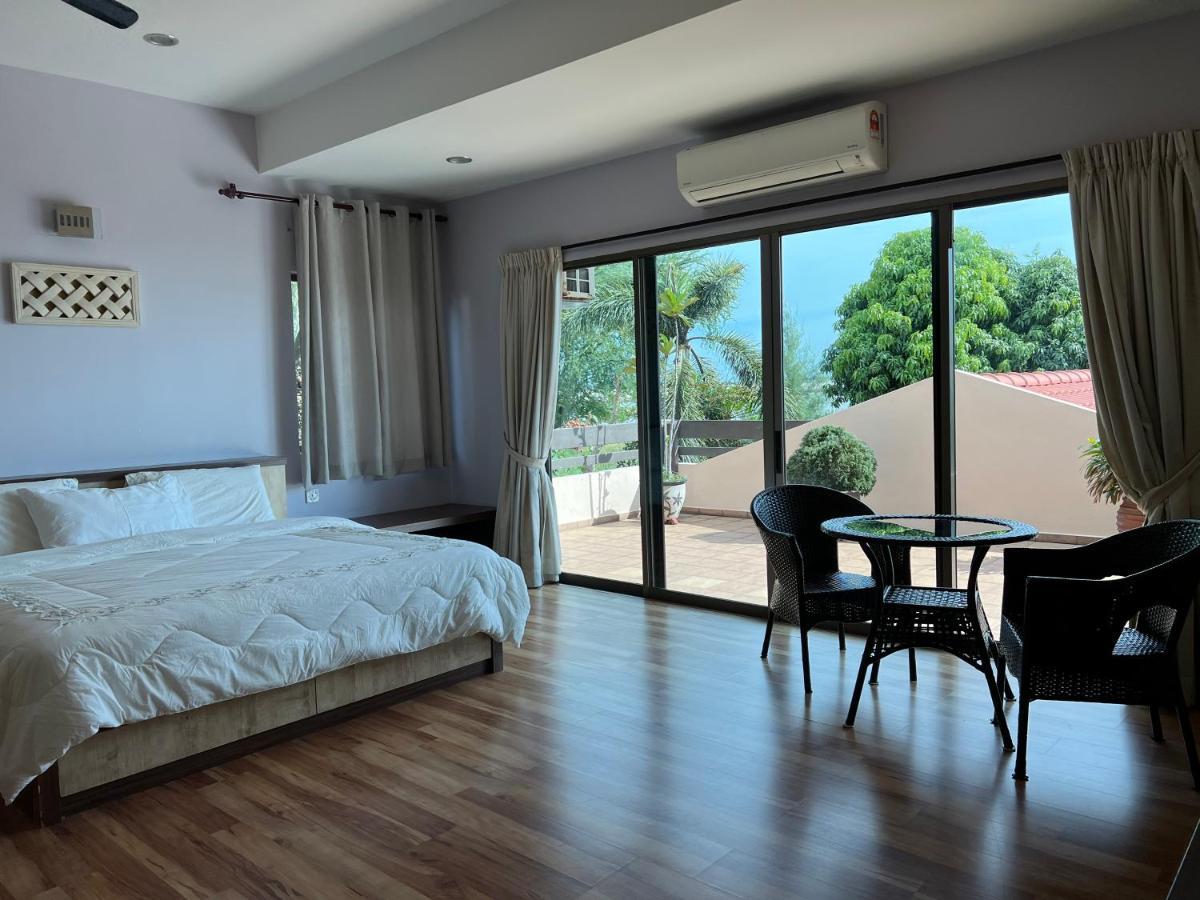 Villa Melaka Beachfront Villa With Pool