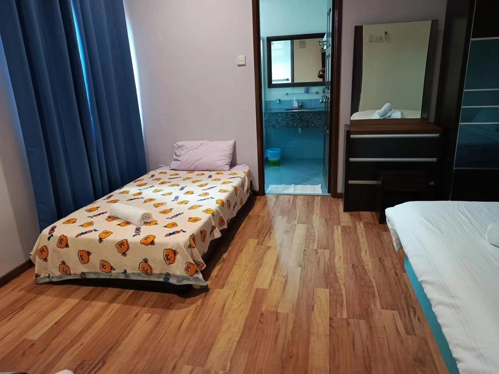 Melaka Beachfront Villa With Pool