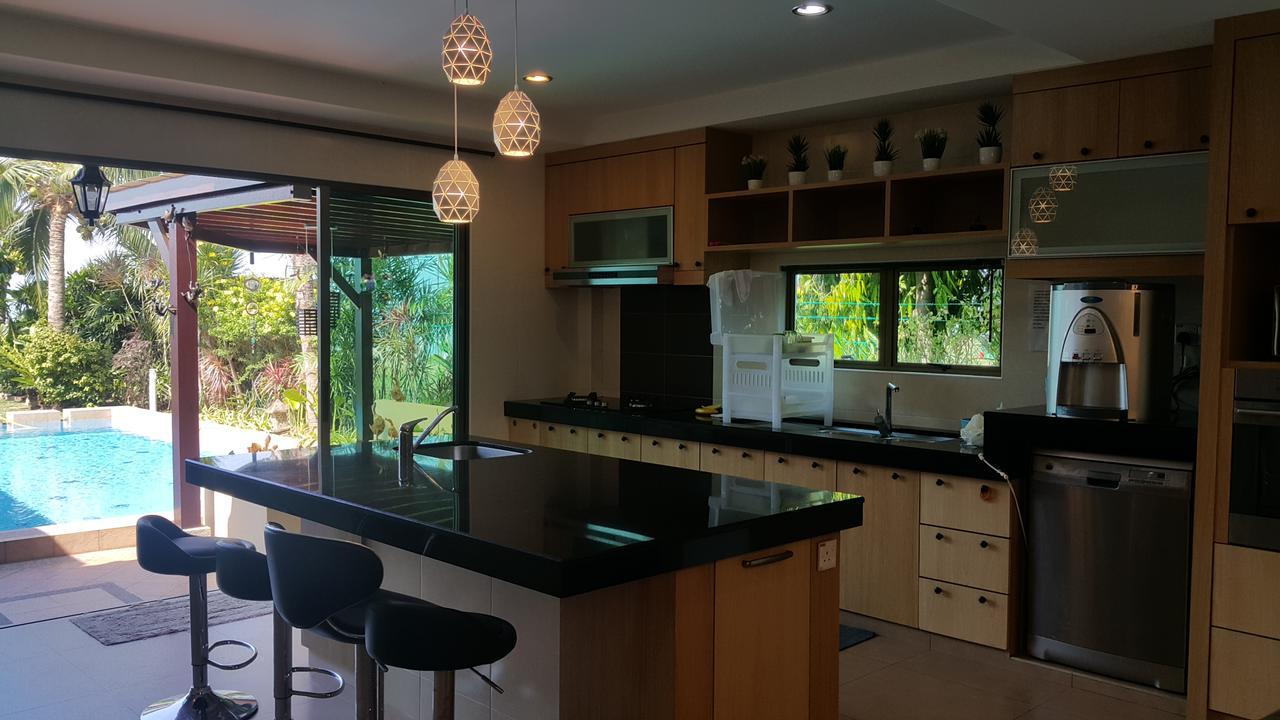 Melaka Beachfront Villa With Pool * Malacca