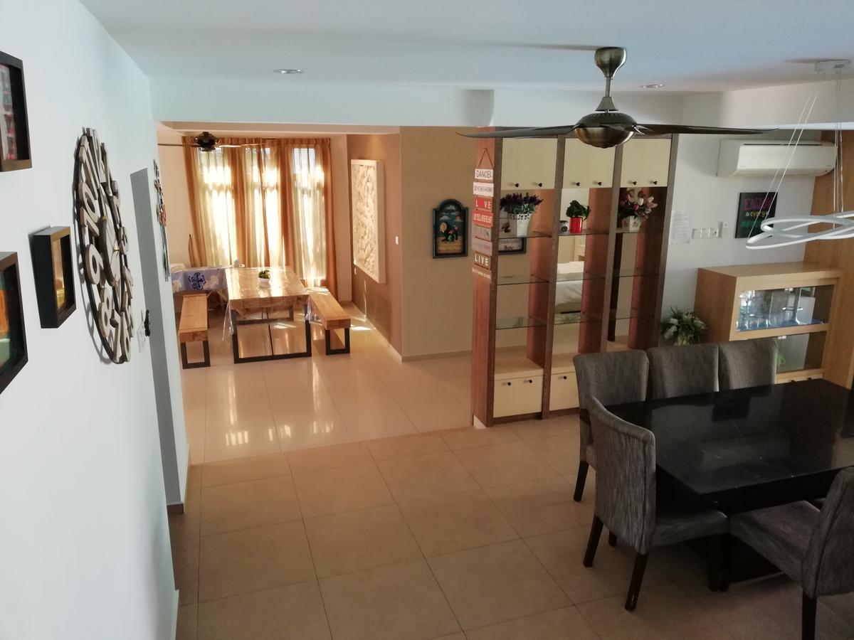 Villa Melaka Beachfront Villa With Pool *