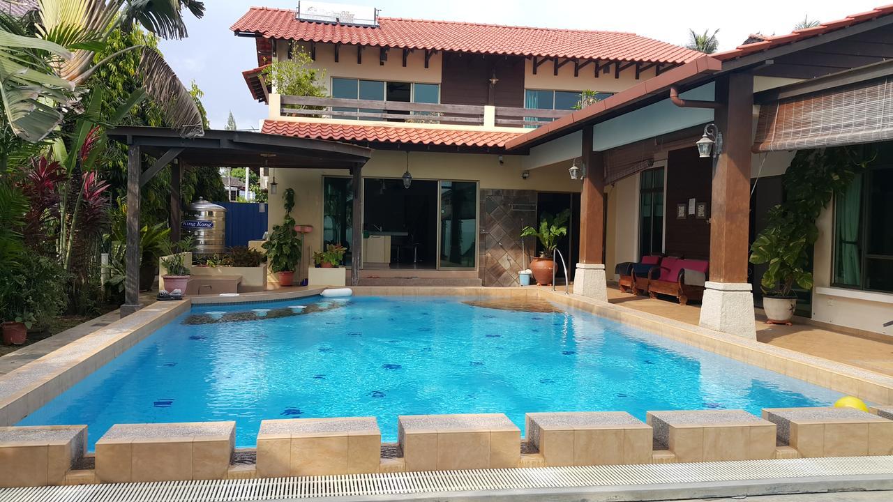 Melaka Beachfront Villa With Pool * Malacca