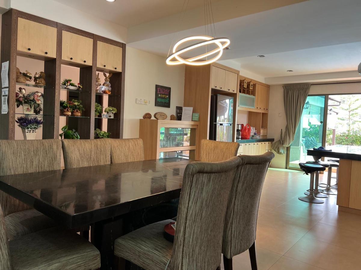 Beachfront With Pool Vila