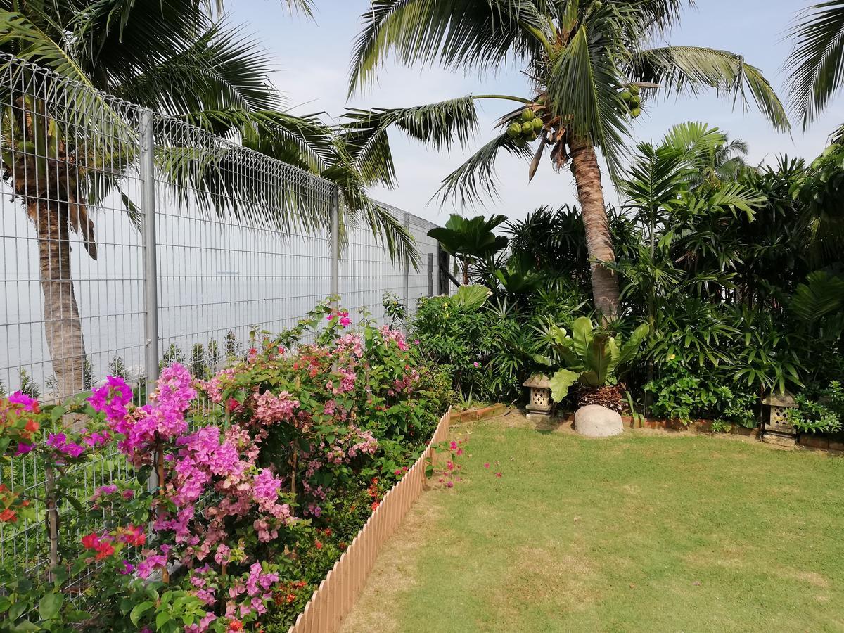 Vila Beachfront With Pool